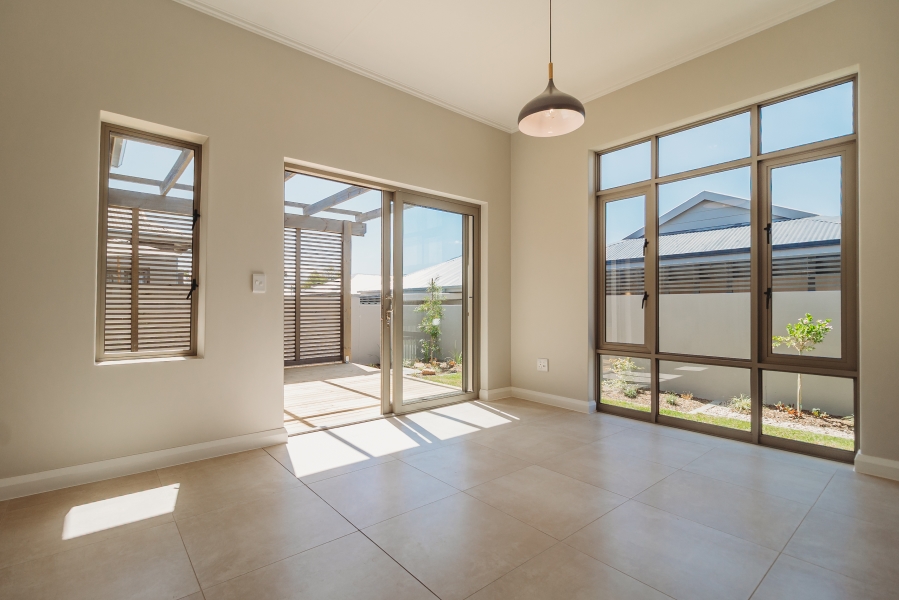 3 Bedroom Property for Sale in Kraaibosch Western Cape